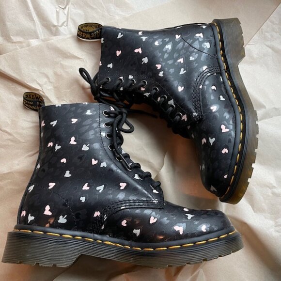 Dr. Martens Shoes - FINAL Dr Martens Docs Black Hearts Euro 37 US 6 Womens 1460 Pascal Lace Up Boots